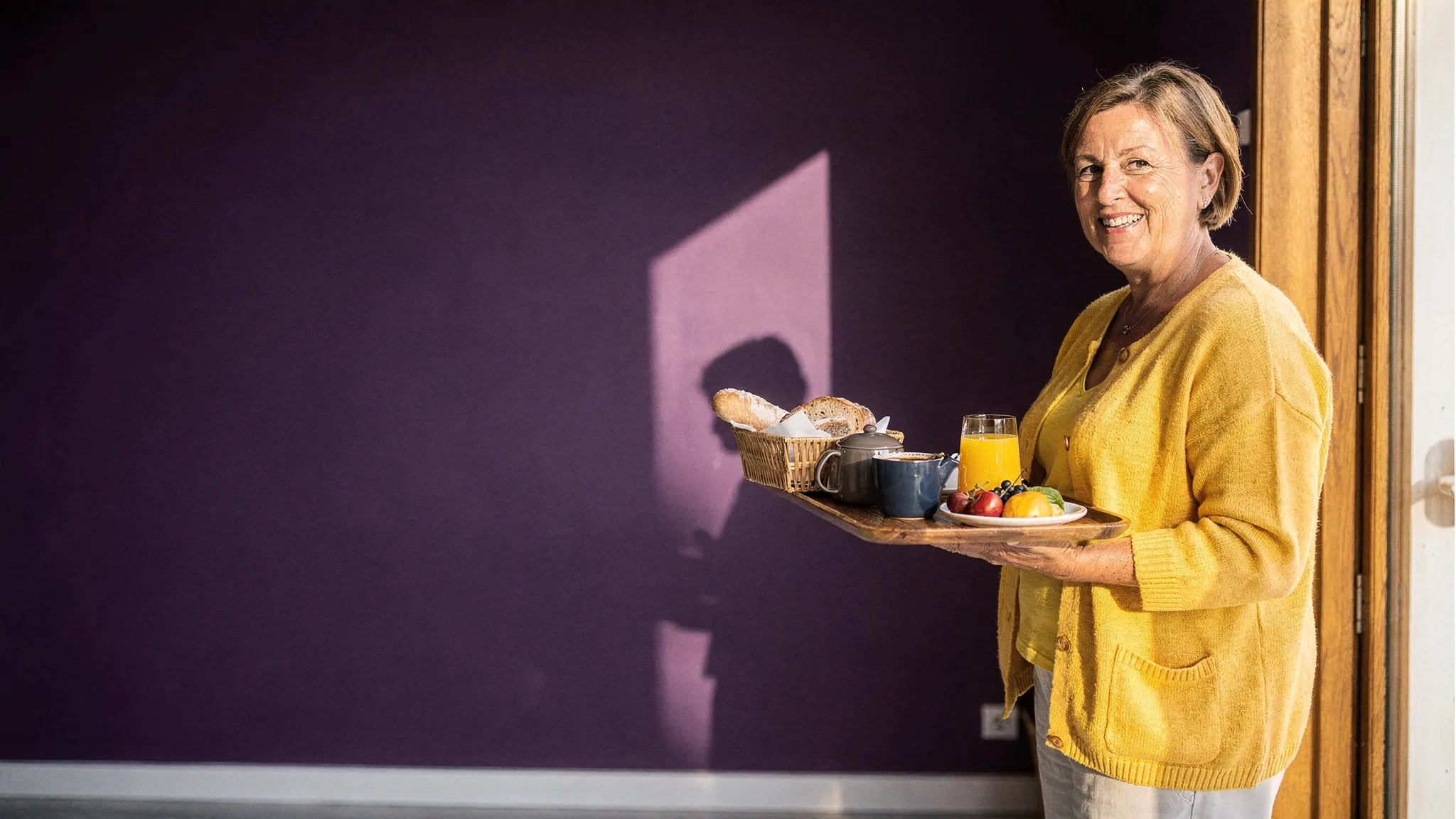 Chambre d'hôtes & gîte : une scène du métier, en plein soleil
